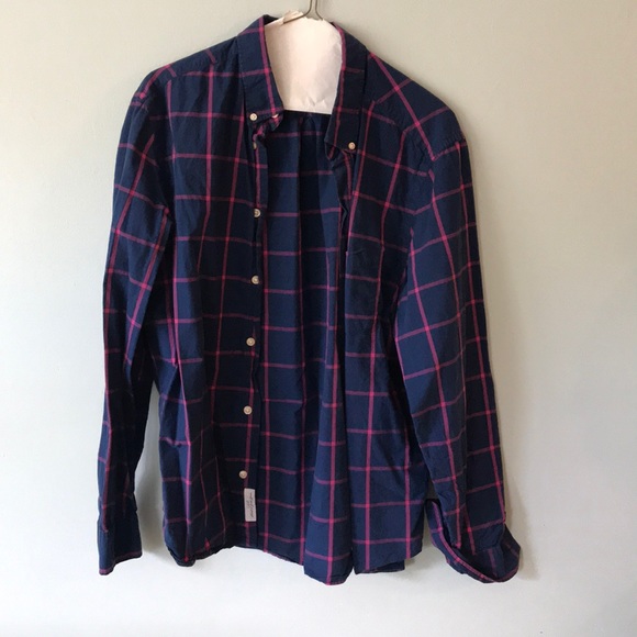 7 different button down shirts $15/each shirt. - Picture 3 of 7